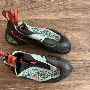 La Sportiva Mantra Climbing Shoe
